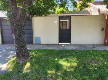 Casa de 4 ambientes, Almirante Brown · Casa en Venta en Buena Ubicación en José Mármol