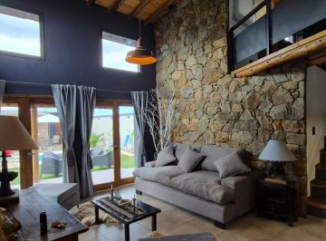 Casa · 140m² · 4 Ambientes · 1 Cochera · Greenwood Vende Casa Moderna y Luminosa en Ugarteche