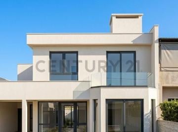 Casa · 210m² · 6 Ambientes · 1 Cochera · Casa a Terminar 4 Dorm. C/ Cochera Para 3 Autos - Villa Esquiú