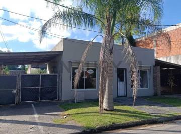 Casa · 150m² · 5 Ambientes · 2 Cocheras · Venta - Casa + 2 Locales | Inversión Inteligente y Vivienda en Parada Robles