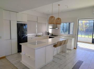 Casa · 150m² · 3 Ambientes · Chacra en Alquiler en Haras El Malacate