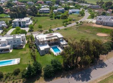 Casa · 622m² · 4 Dormitorios · 1 Cochera · Casa en Venta en Pilará – Barrio La Berlina
