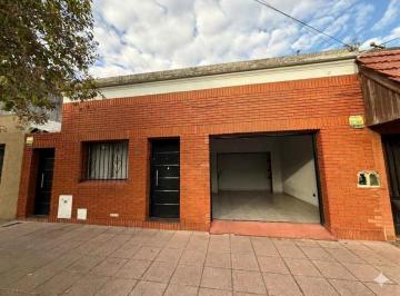 Casa · 226m² · 3 Ambientes · 1 Cochera · Casa 3 Ambientes Venta en Gral Miller 2616 (Lanus Oeste)