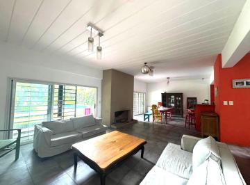 Casa · 220m² · 4 Ambientes · 2 Cocheras · Casa en Venta en Agronomía