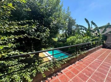 Casa · 220m² · 4 Ambientes · 2 Cocheras · Casa en Venta en Agronomía