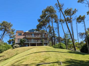 Casa · 515m² · 10 Ambientes · Venta Importante Casa en Carilo
