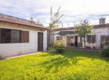 Casa · 133m² · 3 Ambientes · 1 Cochera · Venta Casa 3 Ambientes con Jardín en Haedo.