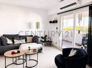 Departamento · 74m² · 4 Ambientes · 1 Cochera · Apto Permuta - Venta Departamento 4 Ambientes con Balcon y Cochera en Villa Luro