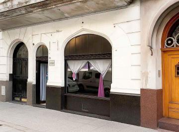 Local comercial de 3 ambientes, Balvanera · Local en Muy Buena Ubicación!