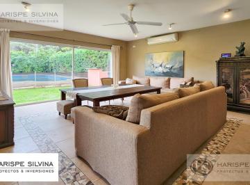 Casa · 236m² · 7 Ambientes · 2 Cocheras · Venta Casa 5 Dorm Las Araucarias - Pilar
