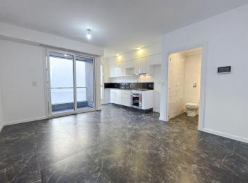 imagen1 · Monoambiente en Primer Piso, Frente y Contrafrente. Balcon con Parrilla