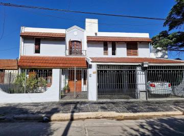 Foto · Venta Casa 5 Dorm. - Parque Latino Zona Sur