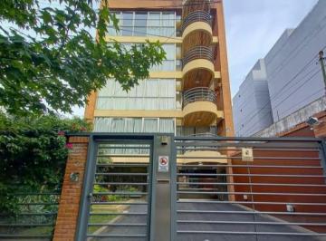 Departamento · 16m² · 5 Ambientes · Avellaneda 1041 - Gran Piso 5 Ambientes de Categoria! Oportunidad