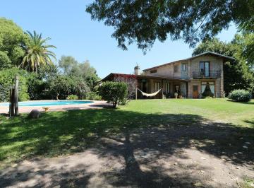 Casa · 1136m² · 4 Ambientes · 4 Cocheras · Venta Casa 4 Ambientes - Ranelagh - Pileta - Quincho - Parque - Oficinas - Permuta - Apto Credito