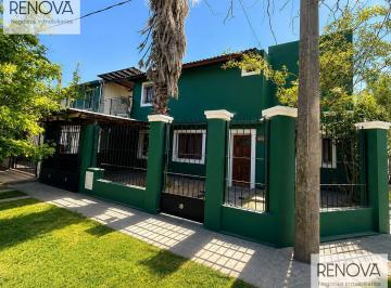 Casa · 185m² · 6 Ambientes · 3 Cocheras · Casa de 3 Dorm. en B° Santa Isabel, Apta Credito!