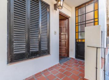 Casa · 52m² · 2 Dormitorios · Venta - Casa de Pasillo Apta Credito - Centro.