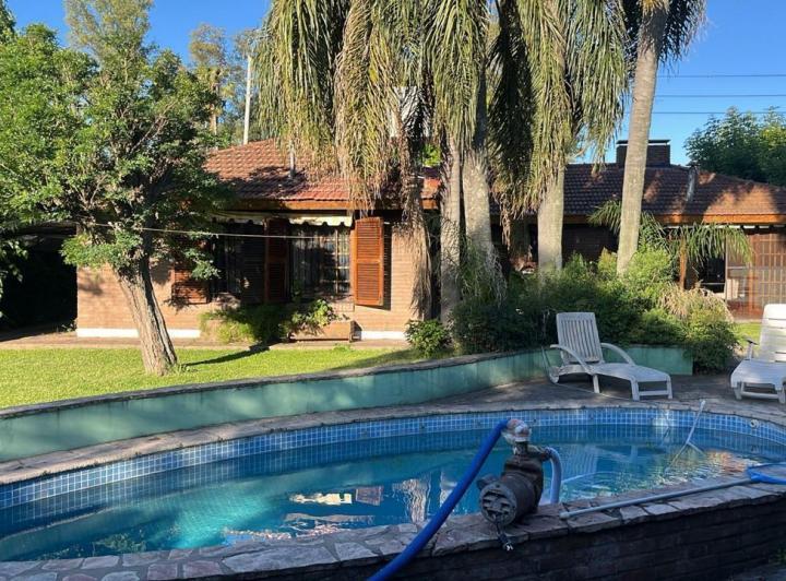 Casa · 684m² · 5 Ambientes · 2 Cocheras