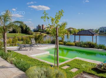 Casa · 450m² · 8 Ambientes · 10 Cocheras · Casa en Alquiler Anual a La Laguna en Puertos del Lago - Muelles