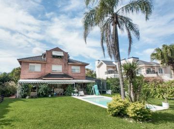 Casa · 242m² · 7 Ambientes · 1 Cochera · Venta Casa 7 Amb - Club de Campo Pueyrredon
