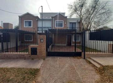Casa · 134m² · 5 Ambientes · Dúplex 5 Ambientes en El Refugio Argüello – Apto Crédito