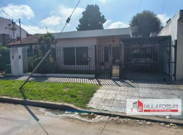 Casa · 130m² · 4 Ambientes · 1 Cochera · Palomar - Hermosa Casa 4 Ambientes