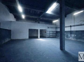 Bodega-Galpón · 341m² · 3 Ambientes · Galpon / Deposito en Excelente Ubicación