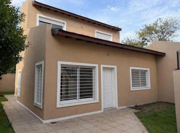 Casa · 120m² · 5 Ambientes · 3 Cocheras · Venta Casa 5 Ambientes con Cochera Doble