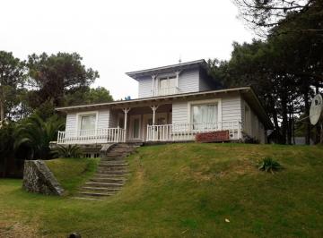 Casa · 283m² · 5 Ambientes · 2 Cocheras · Venta Chalet en Pinamar Norte.