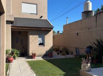 Casa · 240m² · 6 Ambientes · 1 Cochera · Casa en Venta