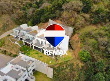 Casa · 150m² · 5 Ambientes · 2 Cocheras · Duplex de 2 Dorm. en Venta en San Lorenzo