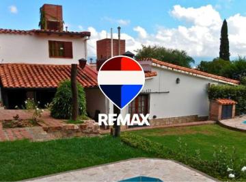 Casa · 430m² · 6 Ambientes · Casa 4 Dorm. Tres Cerritos con Pileta