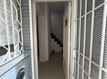 Casa en Venta de 4 ambientes Distrito Centro · Venta Casa de Pasillo Reciclada 3 Dorm. Barrio Abasto Rosario