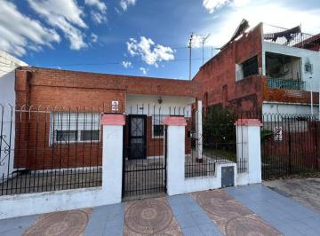 Casa · 93m² · 3 Ambientes · 1 Cochera · Venta Casa 3 Amb en Laferrere