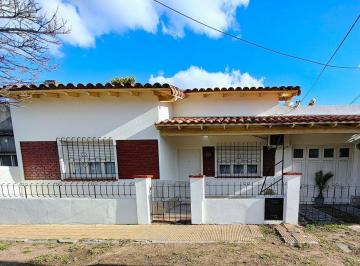 Casa · 114m² · 3 Ambientes · 1 Cochera · Venta Casa 3 Ambientes Moron
