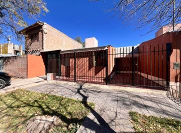 Casa de 6 ambientes, Perdriel · Casa en Alquiler en Perdriel, Luján de Cuyo, Frente a Ruta Provincial N°15