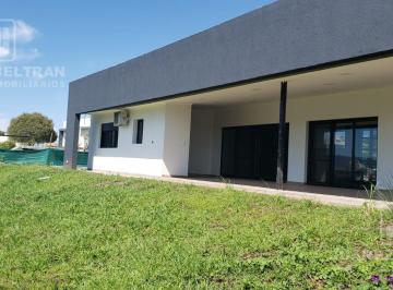 Casa · 122m² · 2 Dormitorios · 2 Cocheras · Casa en Puerto del Aguila