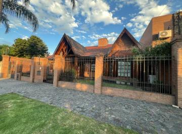 Casa · 360m² · 6 Ambientes · 3 Cocheras · Venta Casa 6 Amb Padua Centro. Lote 955 m. Piscina
