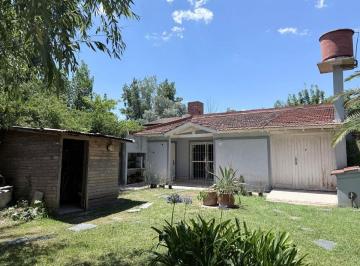 Casa · 60m² · 2 Ambientes · 2 Cocheras · Venta Casa 2 Ambientes Sobre Terreno de 368 m²