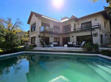 Casa · 550m² · 6 Ambientes · 3 Cocheras · Venta Casa 5 Amb con Piscina Lomas de San Isidro