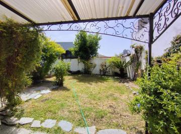 Casa · 77m² · 3 Ambientes · Casas en Venta - Dos Dorm.