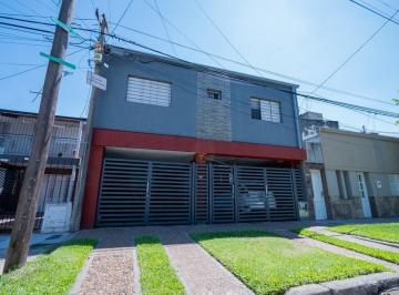 Casa · 170m² · 8 Ambientes · 2 Cocheras · Casa en Venta 4 Dorm.