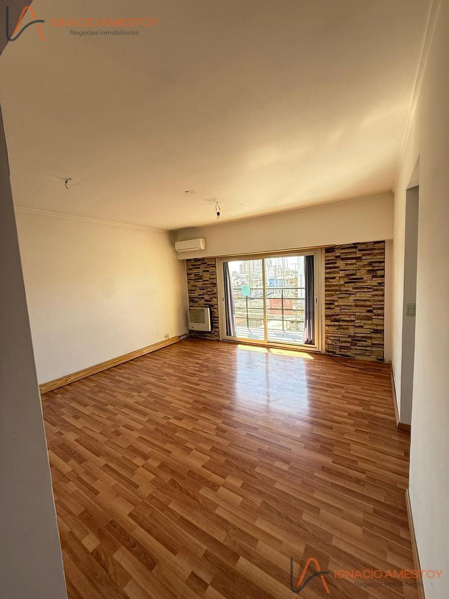 Depto 3 amb, 75m² con balcón y ascensor — Centro de Tandil