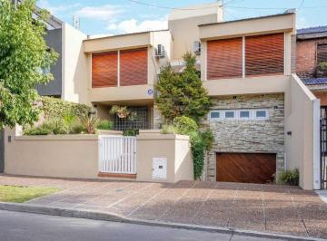 Casa · 289m² · 4 Ambientes · 2 Cocheras · Casa en San Justo con Pileta y Quincho Venta