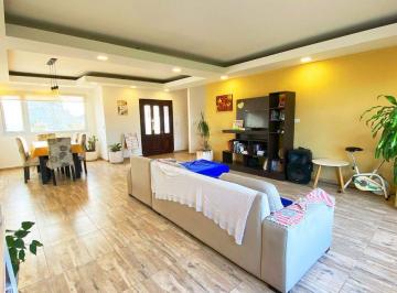 Casa · 251m² · 5 Ambientes · 2 Cocheras · Casa en Fincas de San Vicente Minichacras