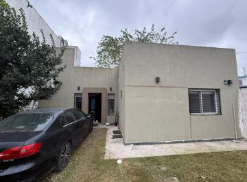 Casa · 70m² · 3 Ambientes · Casa en Venta - 2 Dorm. 1 Baño - La Plata - Villa Elvira.