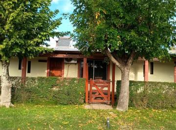 Casa · 106m² · 3 Ambientes · Casa en Venta - 2 Dorm. 2 Baños - Ensenada