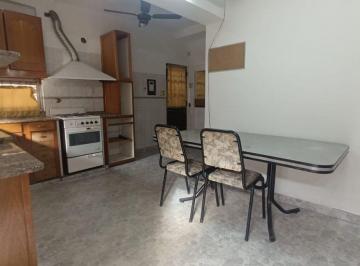 Casa · 88m² · 3 Ambientes · 1 Cochera · Venta Casa 3 Amb Moron Sur Cochera
