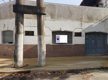 Casa · 217m² · 6 Ambientes · 1 Cochera · Venta Casa en Esquina 4 Amb + Depto 3 Amb Ciudadela