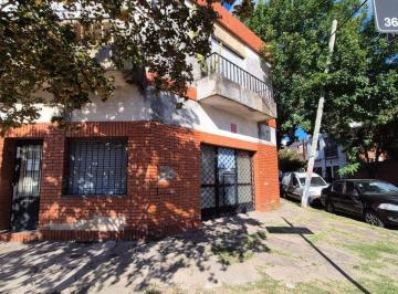 Casa · 325m² · 5 Ambientes · Venta Casa 3 Dorm. con Local en Matheu