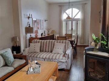 Casa · 120m² · 8 Ambientes · 1 Cochera · Venta Casa Reducto 3 Dorm., 2 Baños, Garaje